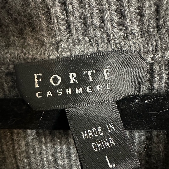 Forte Cashmere 100% Cashmere Gray Wide Lapel Buttoned Cardigan Sweater Lrg Flaw - Picture 5 of 6